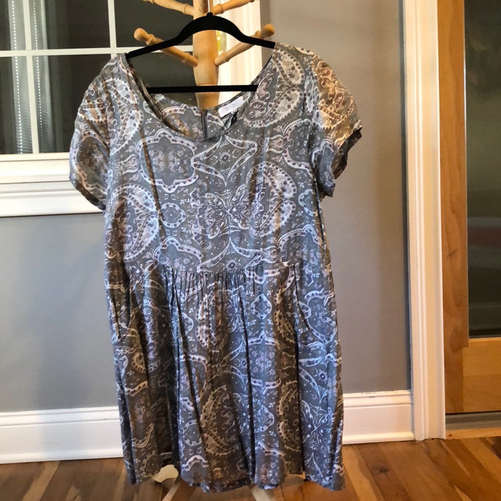 Short dress